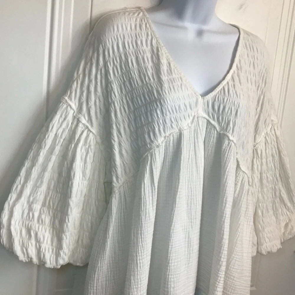 FP We The Free Flower Power White V-Neck Textured Gauze Raw Hem Top size S EUC - Picture 7 of 15